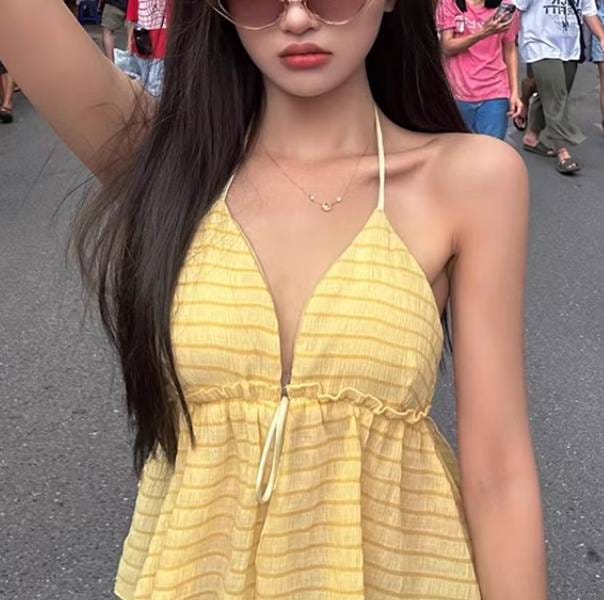 レディース トップス インナー 袖なし ノースリーブ キャミソール 襟なし スリットネック 肌見せ 薄手 かわいい シンプル おしゃれ ガーリー 存在感 ラブリー キュート アクティブ リラックス ボ