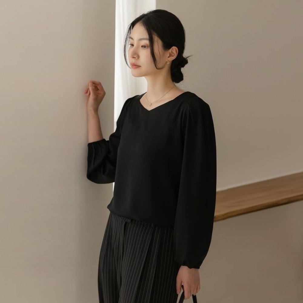 エリシア ポケットスクエアパフリボンブラウス モデル