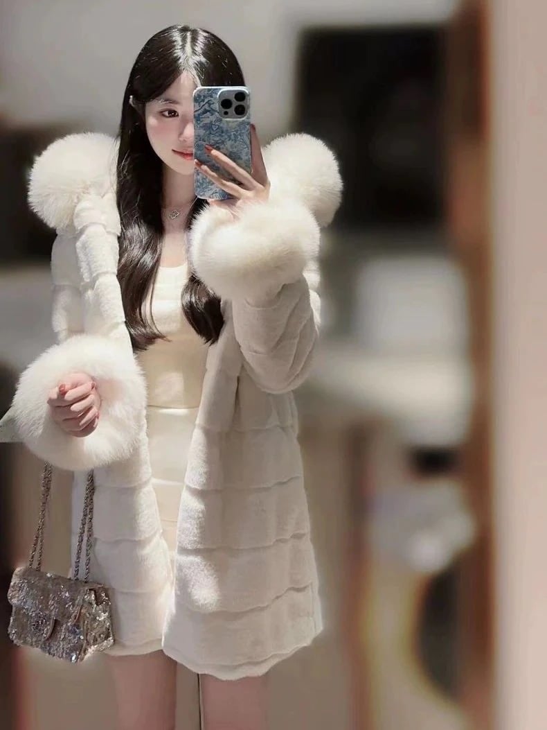 【2026新入荷】韓国人気商品 大きいサイズ 裏起毛 AWアウター 冬はフリースで保温！レディース 厚手 トップス ふわふわ 毛皮 皮毛一体 体型カバー 華やか暖かい 本物 上質 人工ファー ステッチ