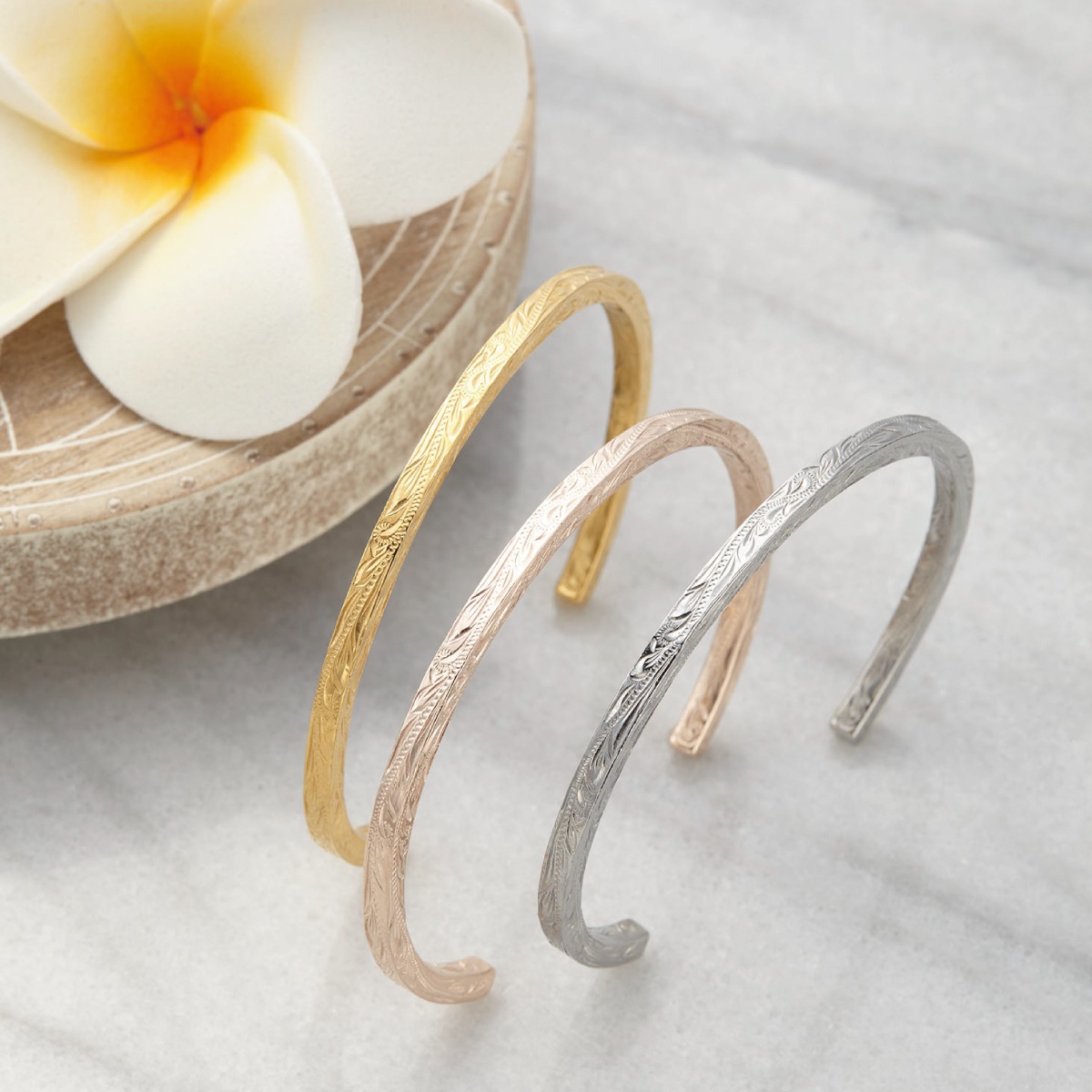 バングル レディース メンズ サージカルステンレス製 ハワイアンジュエリー ハワジュ スクロール 波