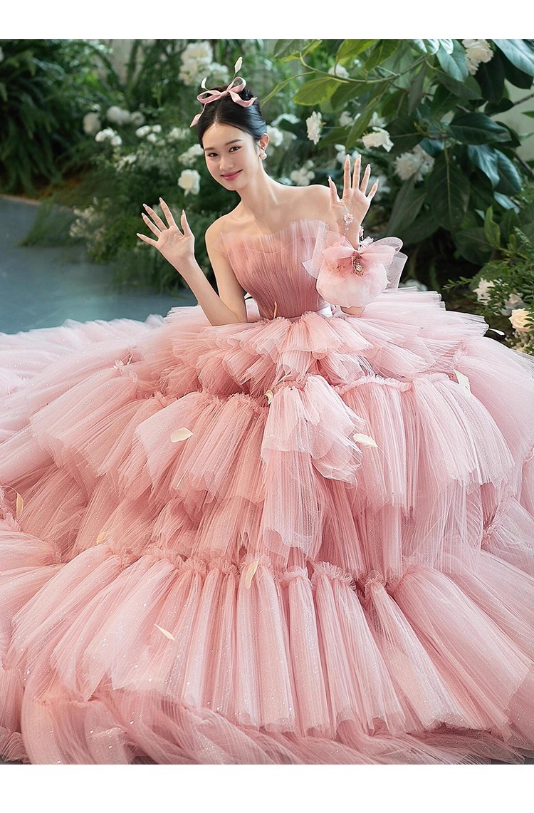 カラードレス 2WAYの着方 ピンク プリンセスライン 可愛い 華やかなトレーン ティアードのドレス 結婚式