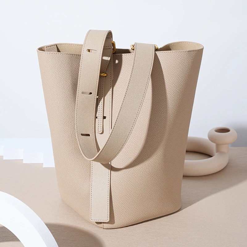 【本革】通勤バッグ/斜めがけバッグ/レディース 2024年新作/トートバッグ/大容量/ショルダーバッグ/ハンドバッグ/韓国風/旅行バッグ/大きめショルダーバッグ/マミーバッグ/斜めがけバッグ/バケット