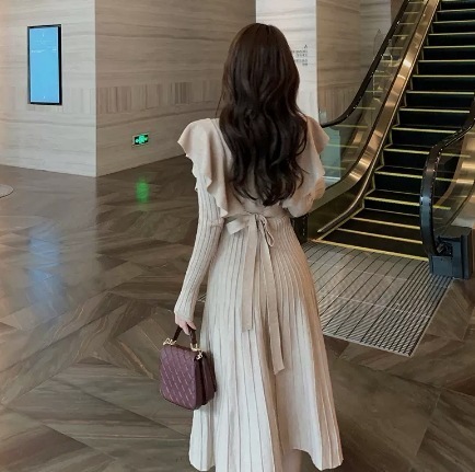 ワンピース 肩フリル ニットワンピース ウエストリボン リブニット マキシ マキシ丈 ラウンドネック 袖あり 長袖 パフスリーブ スリム 細身 ストレート Aライン リブニット 伸縮性 ニット
