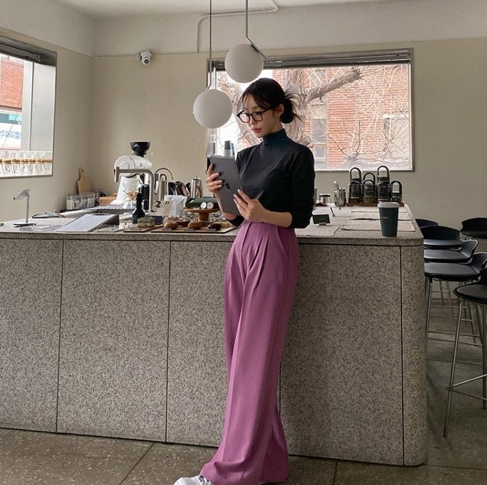 ロング袖Tシャツ カジュアルトップス 長袖シャツ 厚手シャツ ハイネックシャツ トップス Tシャツ シャツ プルオーバー 白シャツ 袖あり 長袖 萌袖 ハイネック スリム ストレート Iライン