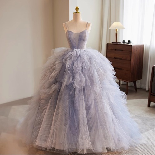 カラードレス 爽やかで優しいブルー キャミソール 編み上げ ピアノ演奏会/音楽会/発表会など 華やかなトレーン ソフトチュール フレアスカート