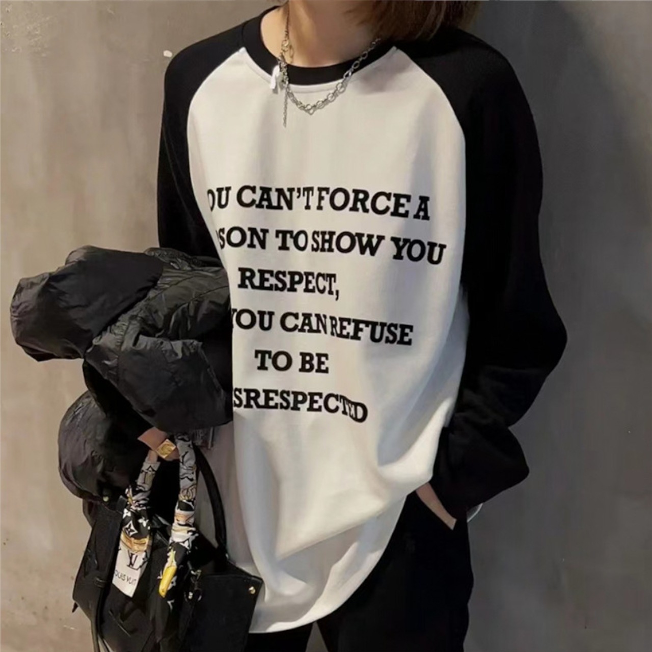 ロンT トップス Tシャツ カットソー ロング丈 長袖 ラウンドネック ストレート かわいい 大人可愛い シンプル カジュアル おしゃれ お洒落 かっこいい こなれ感 ラフ ボーイッシュ スポーティー