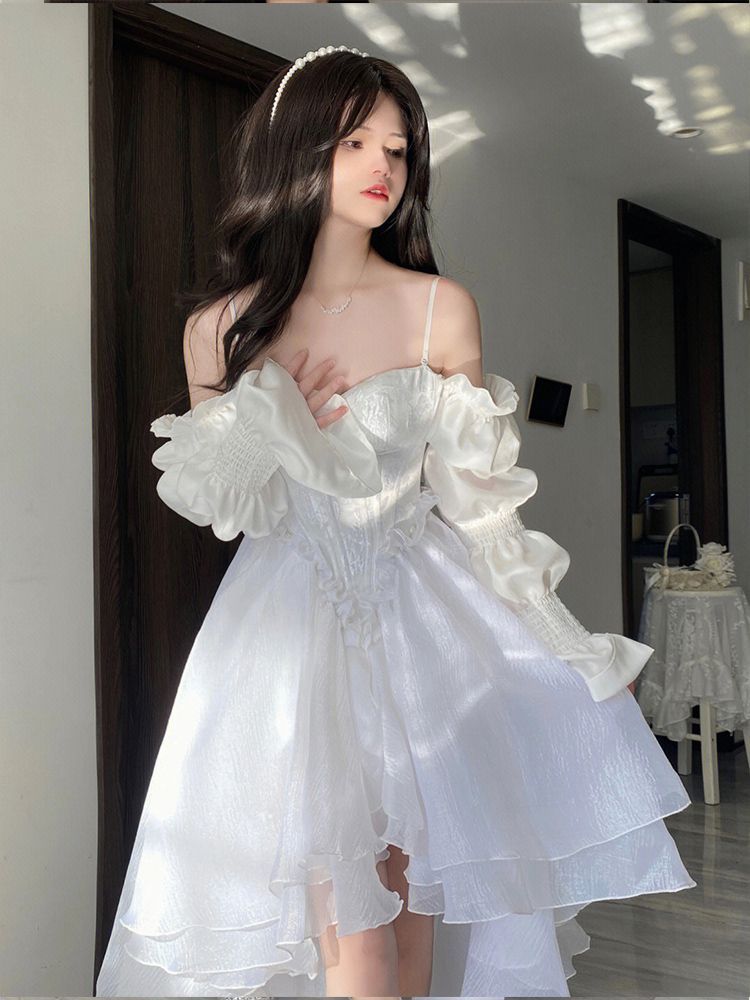 和服コスチュームコスチュームフレンチゴールドホワイトスリングプリンセスドレスロリータ2025新しいデザインワンショルダービッグヘムドレス