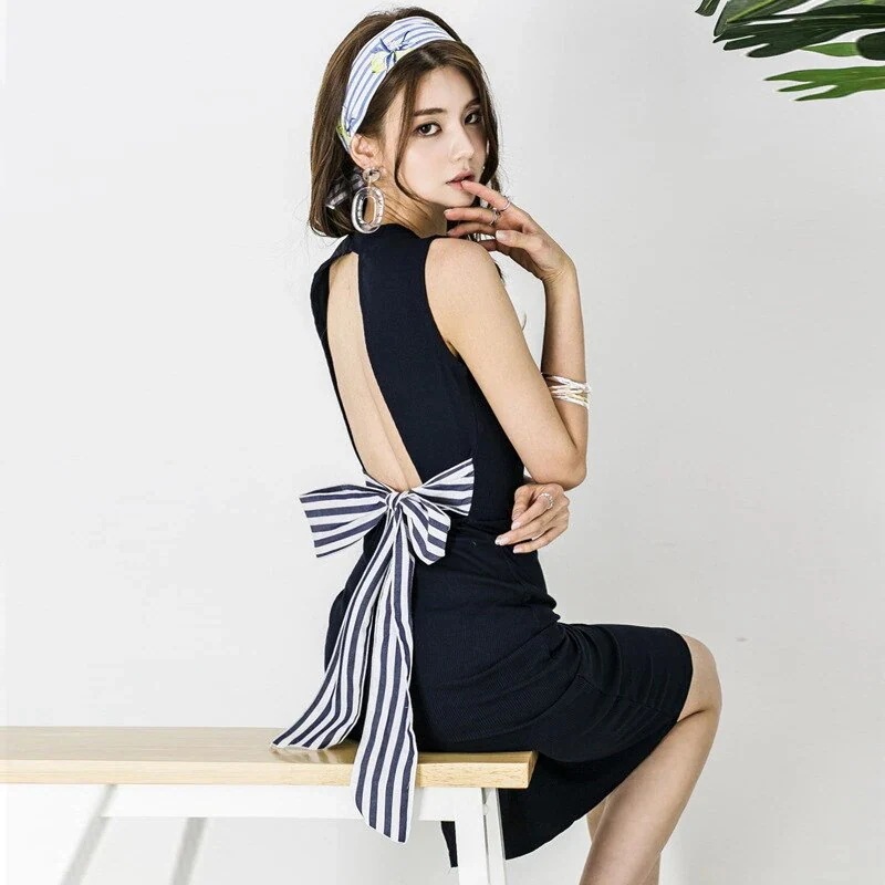 谷間見せ黒女性ミニドレスキャバキャバクラブラック大人ナイトキャバノースリーブペプ 母の日のプレゼント