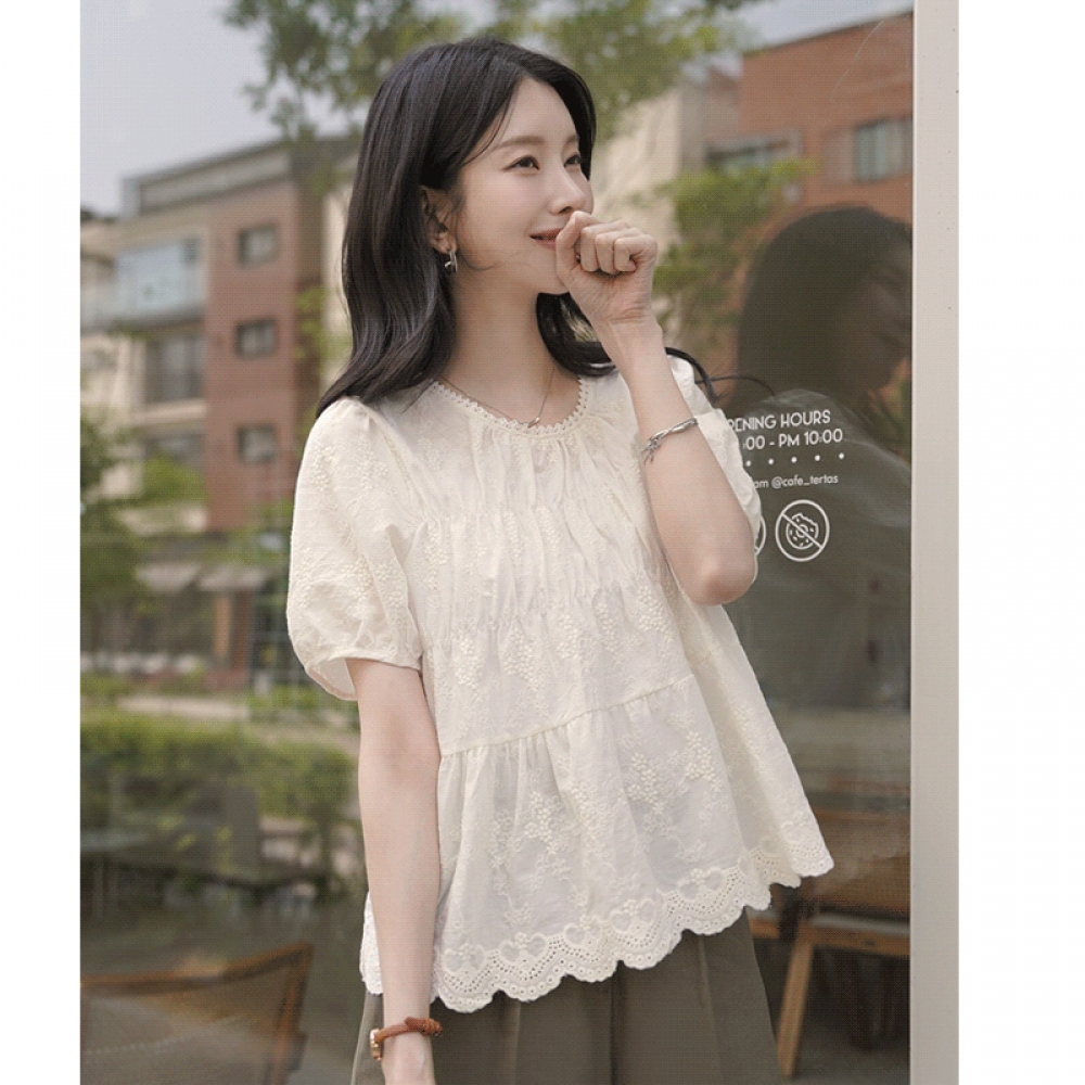 クリックアンファニー レースブラウス 믄뎀퍼프