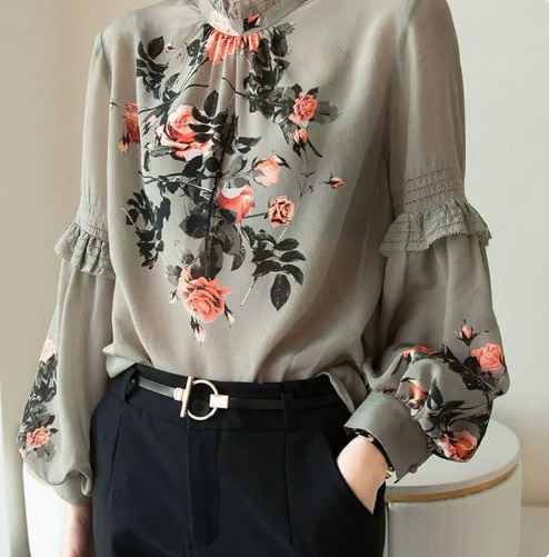 トップス ブラウス 長袖 ハイネック フリル シースルー かわいい 大人可愛い きれいめ シンプル 大人 上品 おしゃれ 大人女子 OL 花柄 春 秋 20代 30代 40代 レディース 女性用 通勤