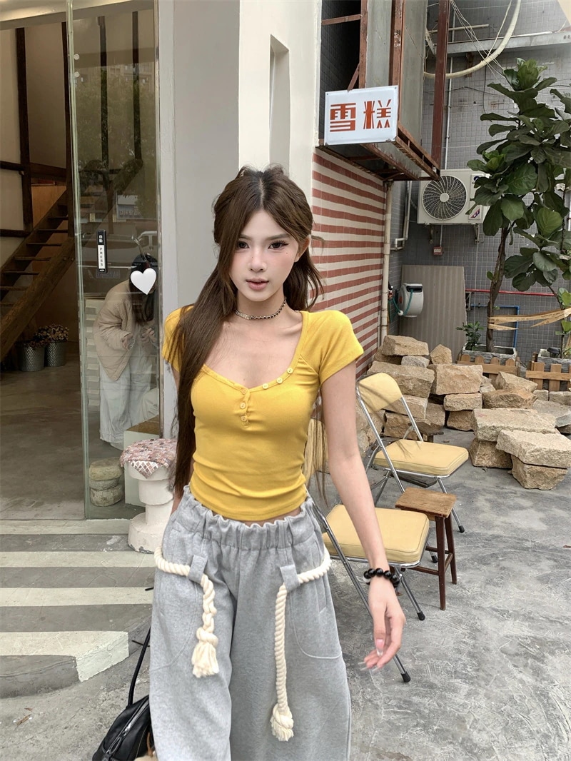 【超お得1つ買うと10個もらえる】メガ割tシャツ 半袖 レディース Vネック 夏 シンプル 薄手 ショート丈 モデル 万能 トップス タイド