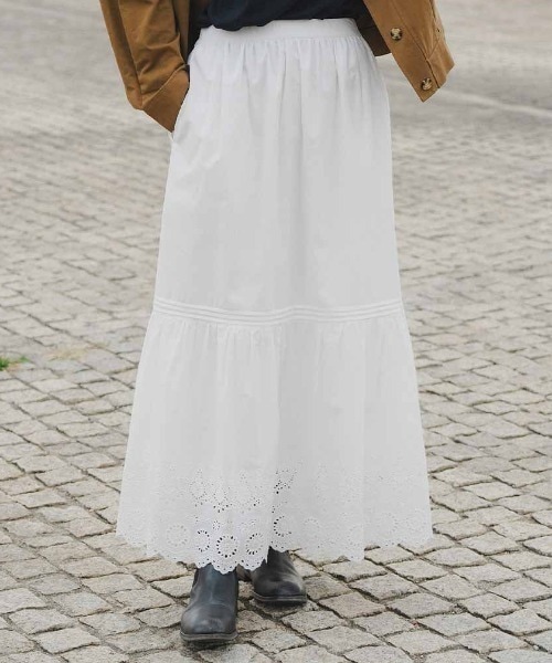 スカート リブ　イン　コンフォート　莉子さんとつくった　パリの蚤の市にありそうな　ポケット付きの　アンティーク風レーススカート「ホワイト」