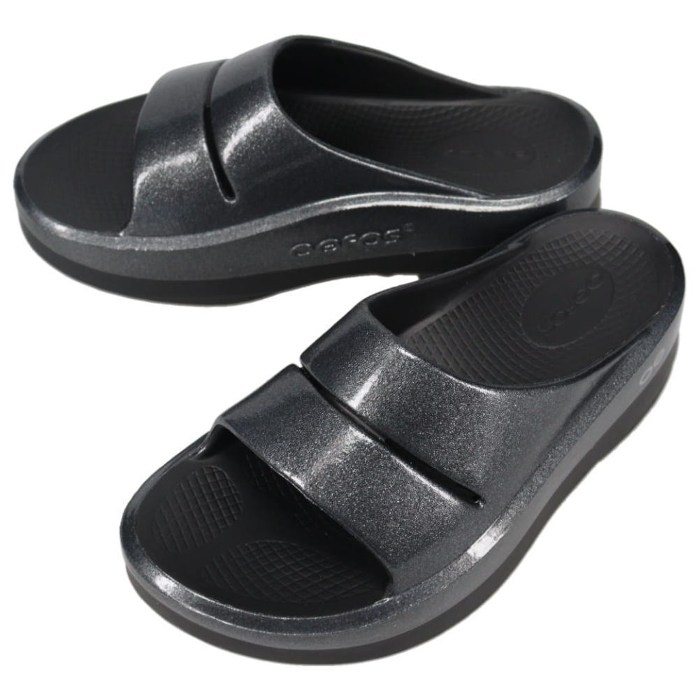 サンダルウーメガ ウーアー リュクス ブラックスパークル