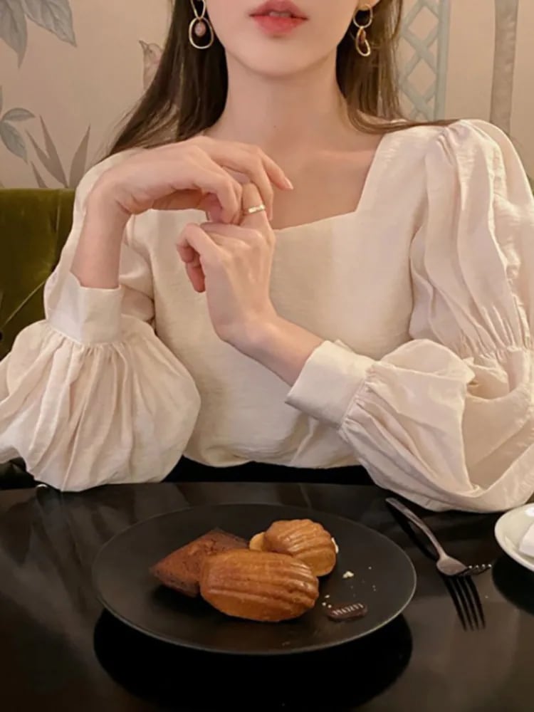 トップス シャツ レディース 長袖 ボリューム袖 スクエアネック かわいい 大人可愛い きれいめ シンプル カジュアル 上品 おしゃれ ガーリー かっちり ラブリー キュート 都会的 カレッジ風 学生