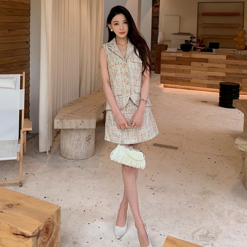 2025 New Women s Colored Plaid Vest Lapel Fake Two-piece Dress Xiaoxiangfeng High-waisted Slim Skirt