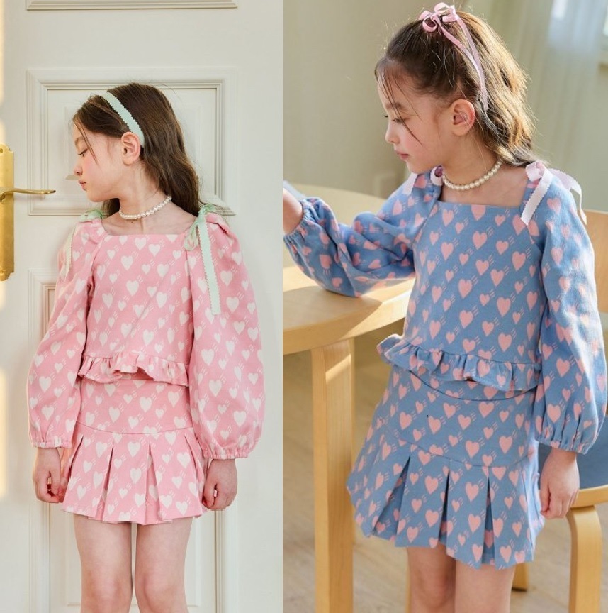 上下セット（上着+スカート）／女の子 女の子供服／女の子ファッション／子供服／ハート柄 リボン付き（2色：ピンク／ブルー）