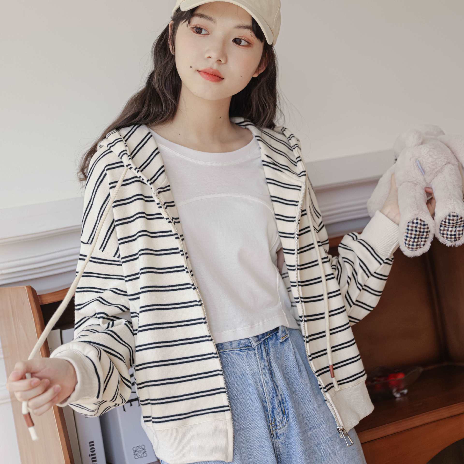 【急速発送】2025秋のだるさ風連帽ストライプニットパーカーカジュアルジップカーディガンジャケット 韓国ファッション秋の万能アイテム