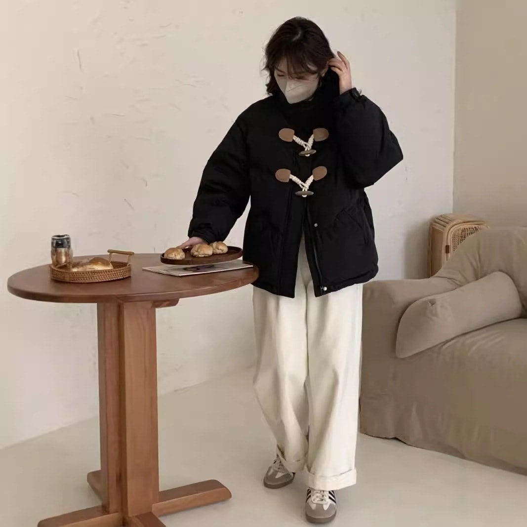 嘉興平湖牛の角ボタンダウンジャケット女性厚手スタンドカラーパン着小柄ショートジャケットブーム