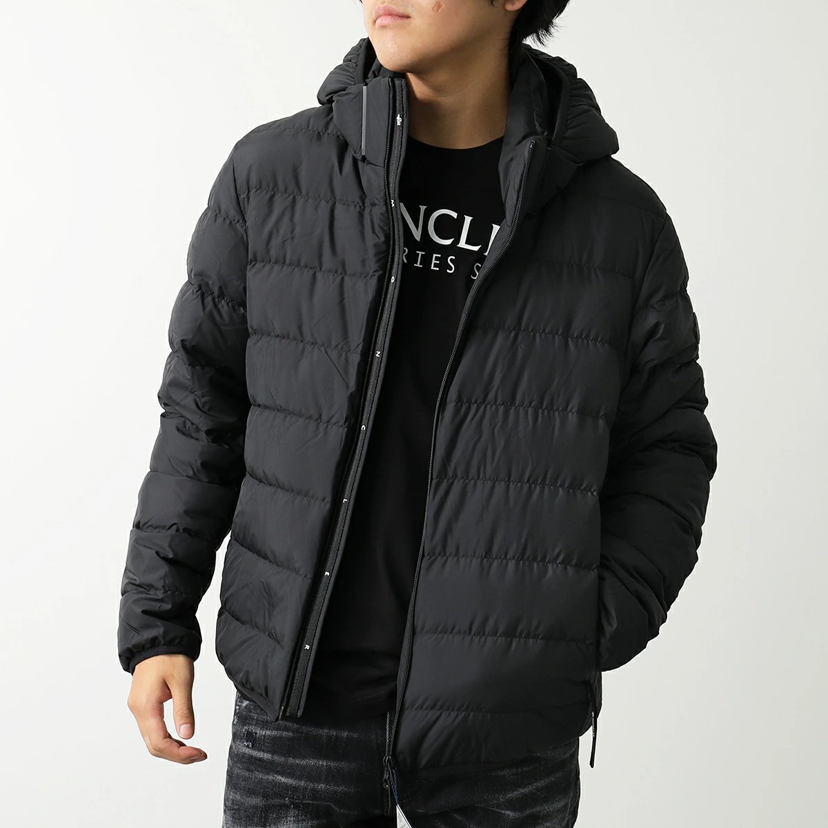 MONCLER Matt Black モンクレール マットブラック ダウンジャケット JELUZ 1A00050 5973I メンズ フード付き ラバーアイコンパッチ 999 147,382円