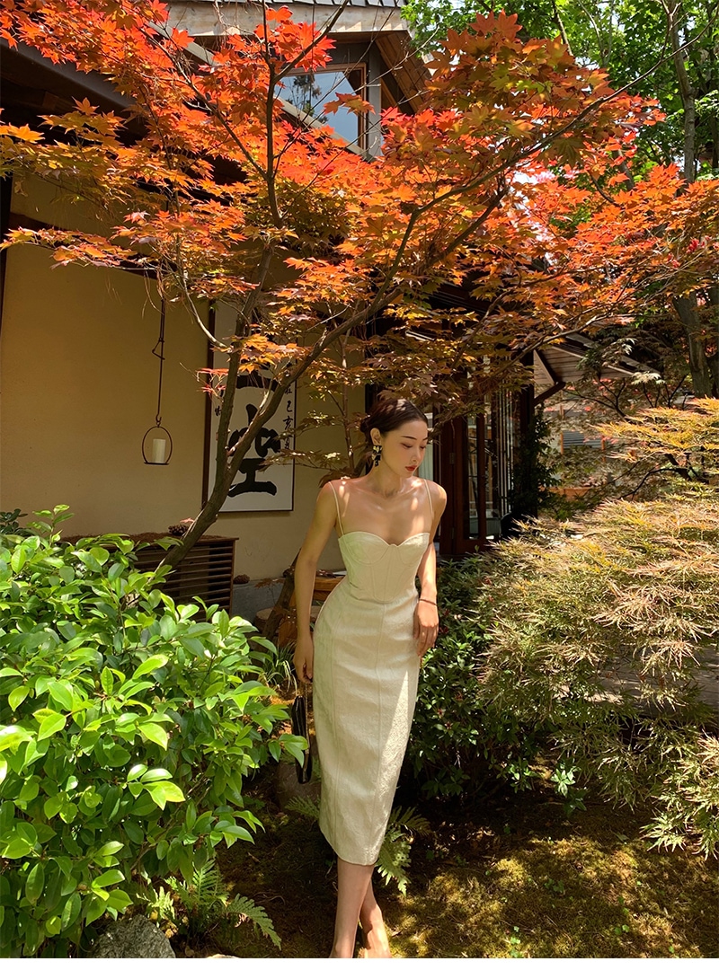 レース 花 サスペンダードレス 秋 ドレス スリム ボディ バッグ ヒップ ロングスカート 女性 ホワイト S M L ワンピース 膝丈 ひざ丈 かわいい 大人可愛い きれいめ シンプル カジュアル