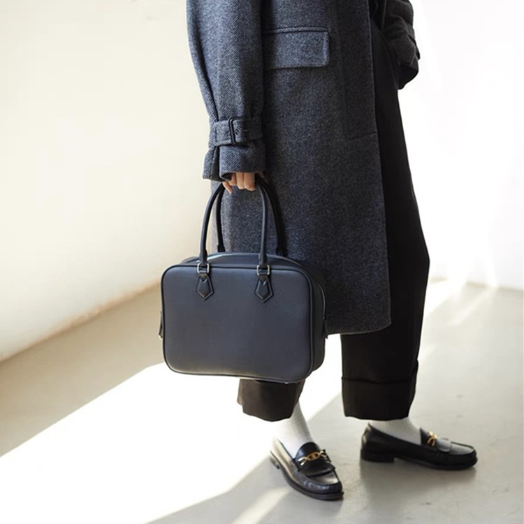 本革ショルダーバッグ　レディース斜め掛けバッグ　トートバッグ　韓国ファッション　軽量カバン　通勤トートバッグ 6,698円