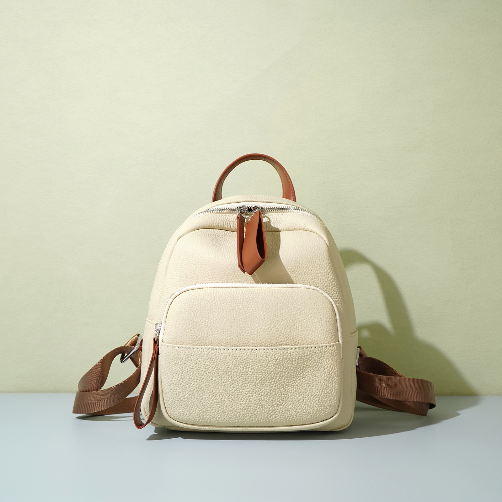 【本革/8カラー/キーホルダーを贈る】リュック レディース 大容量 リュックサック 韓国 リュック 高校生 女子 A4バックパックバッグ 人気 通学 通勤 旅行 アウトドア スクールリュック