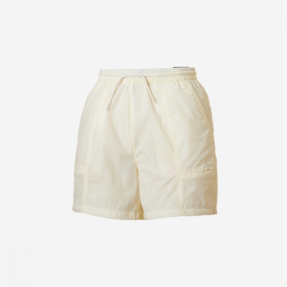 ニューバランスレディースライトウーブンズ 4 ショーツパンツ NBNVE2W422-(64) クリーム