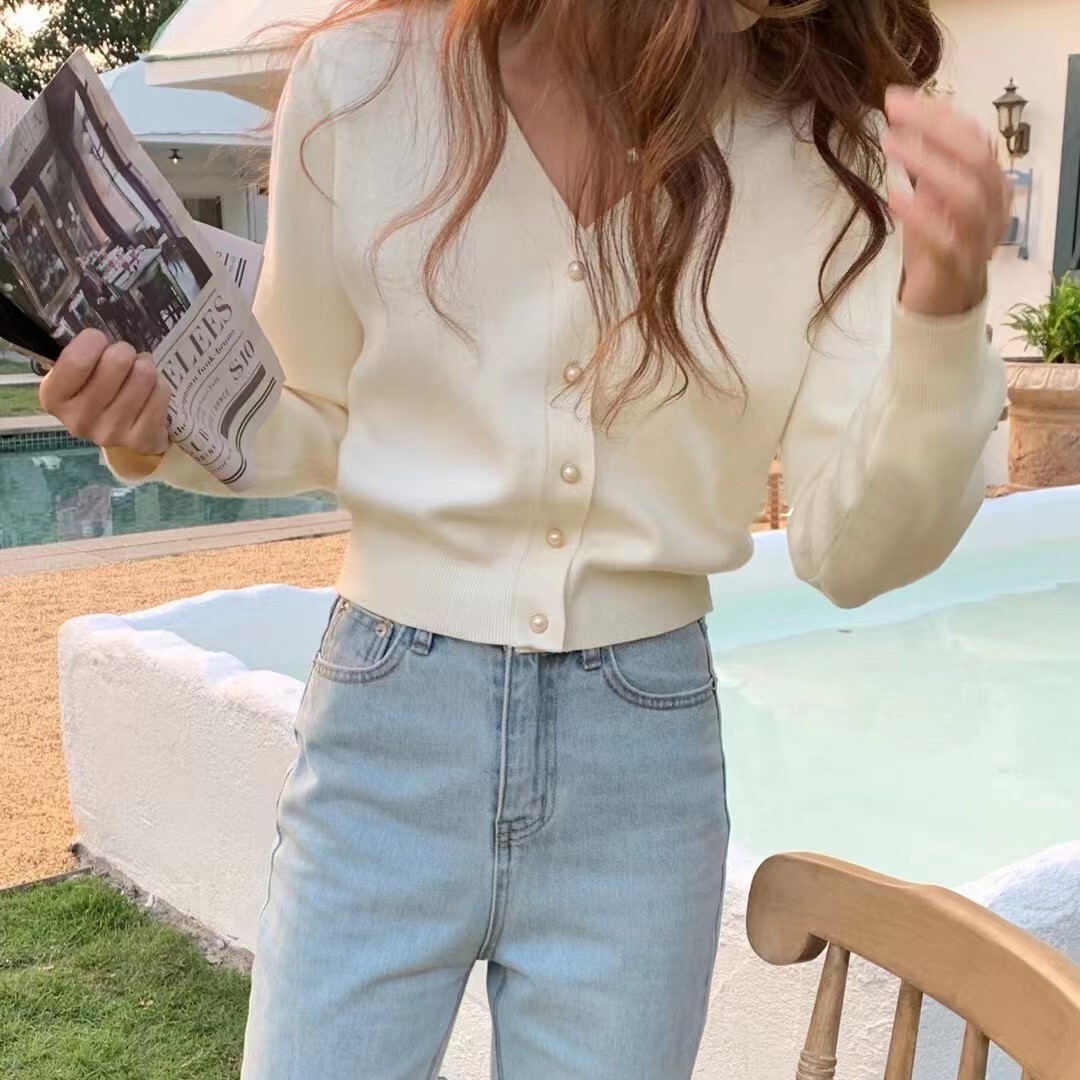 カーディガン アウター パフスリーブ Vネック 長袖 前開き パールボタン スリム ショートトップス かわいい 大人可愛い きれいめ シンプル カジュアル 大人 上品 おしゃれ お洒落 レトロ