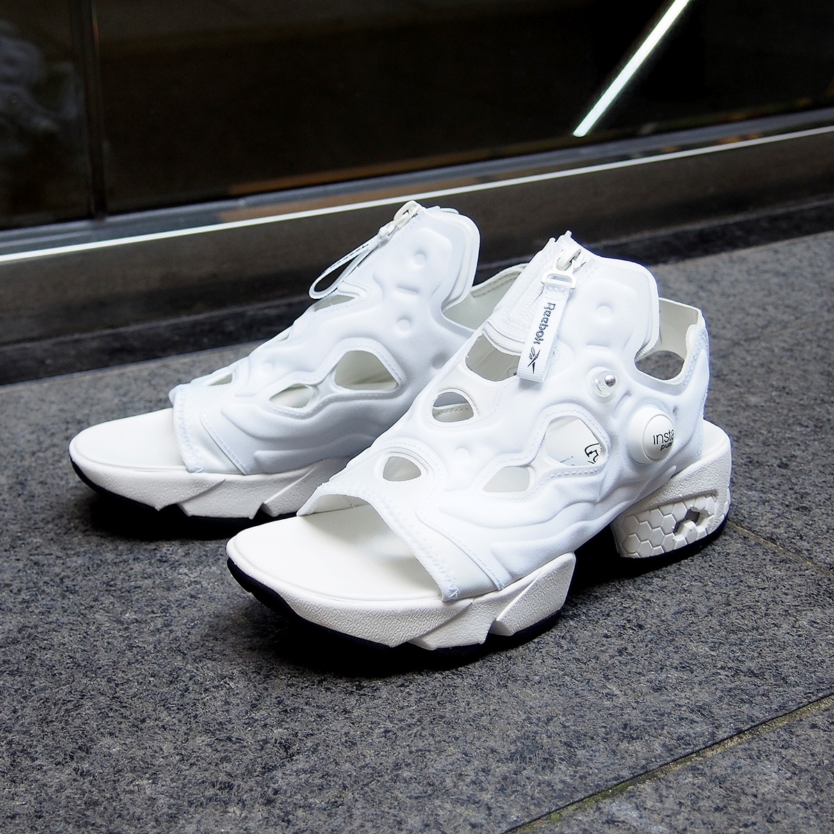リーボック スニーカー レディース インスタポンプフューリー サンダル ジップ ホワイト REEBOK INSTAPUMP FURY SANDAL ZIP WHITE/BLACK