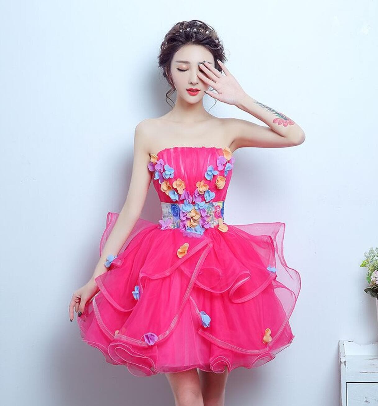 カラードレス ミニ ショート丈 パーティードレス ボリューム ふわんり 膝丈 ふわふわ カラーブライズメイドドレス フリルドレス 花びら ボリューム 結婚式 二次会 パーティー 披露宴 ドレス 演奏 6,860円