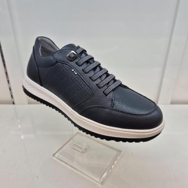 HC11 牛革メンズスニーカー A6T1U5P1359 (45330005)