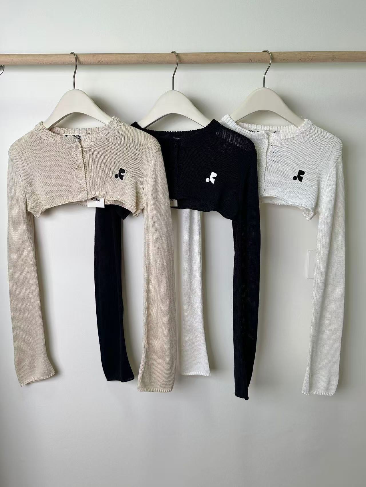 韓国大人气 Rest&Recreation ショートボレロカーディガン(３色展開)