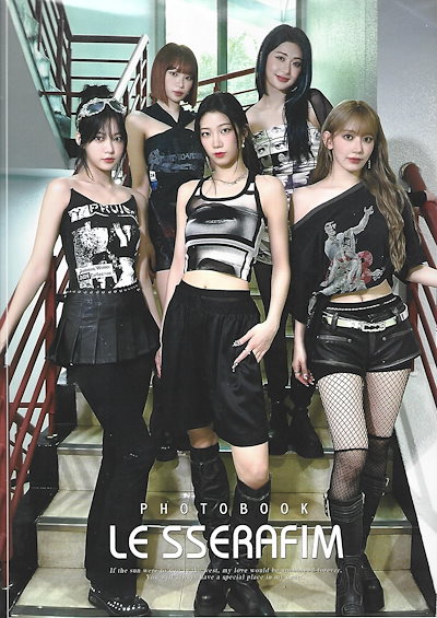 アイドルグッズ LE SSERAFIM - LE SSERAFIM PHOTBOOK 送料無料・速達】 LE SSERAFIM ルセラフィム グッズ