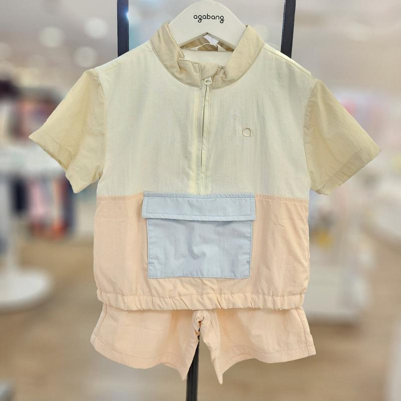 登園服としておすすめの楽なスタイルのアノラック上下_ESS