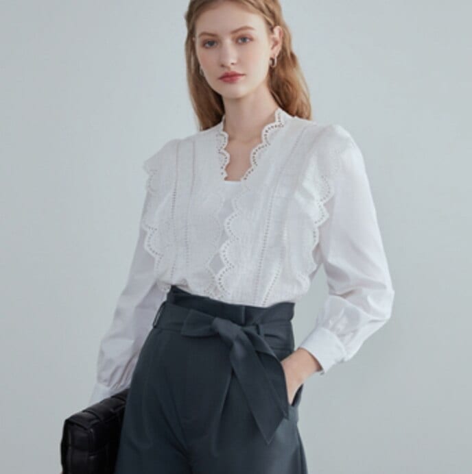 シャツ ブラウス レディース 長袖 Vネック パンチングレース かわいい 上品 大人可愛い きれいめ シンプル カジュアル 無地 春 秋 ママ 学生 デート お出かけ ホワイト イエロー トップス