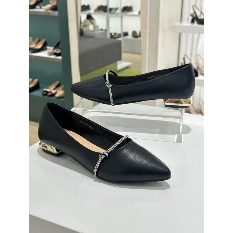[驪州店] []女性スティレット足の甲ホットフィックスディテールフラットシューズ(2color)012415705 ブラック