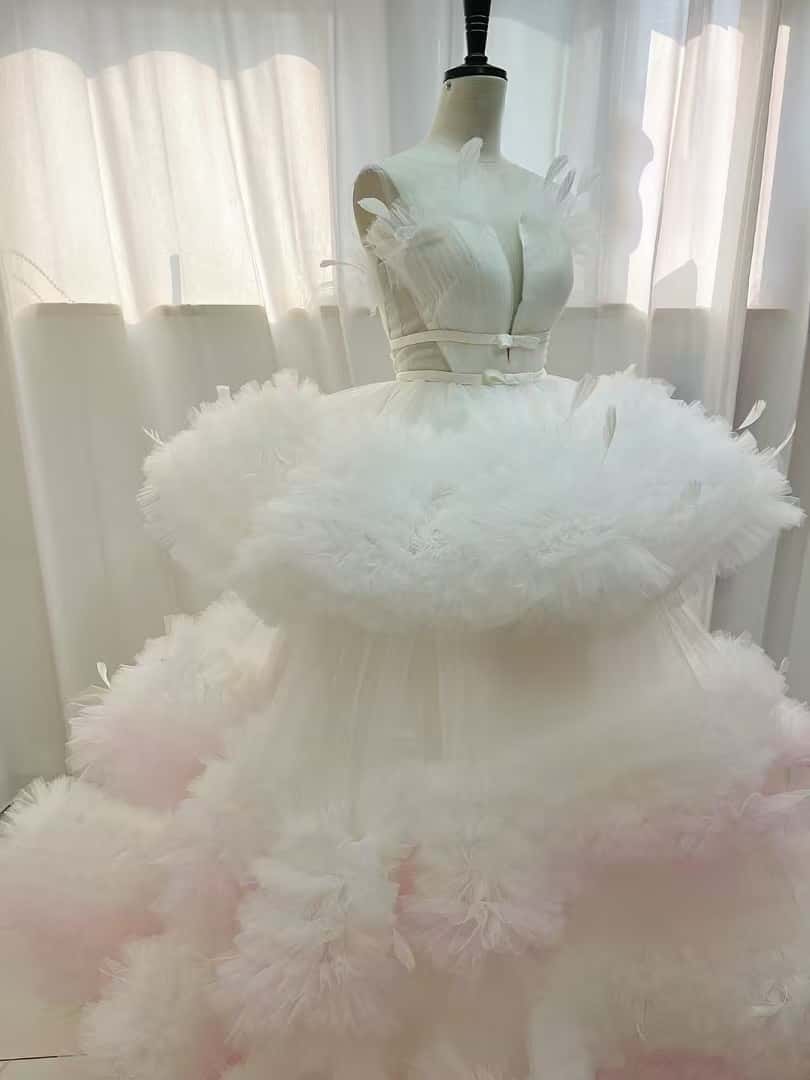 豪華！ カラードレス ホワイト ピンク Vネック ベアトップ ソフトチュール グラデーションドレス フレアスカート 可愛い 披露宴/結婚式