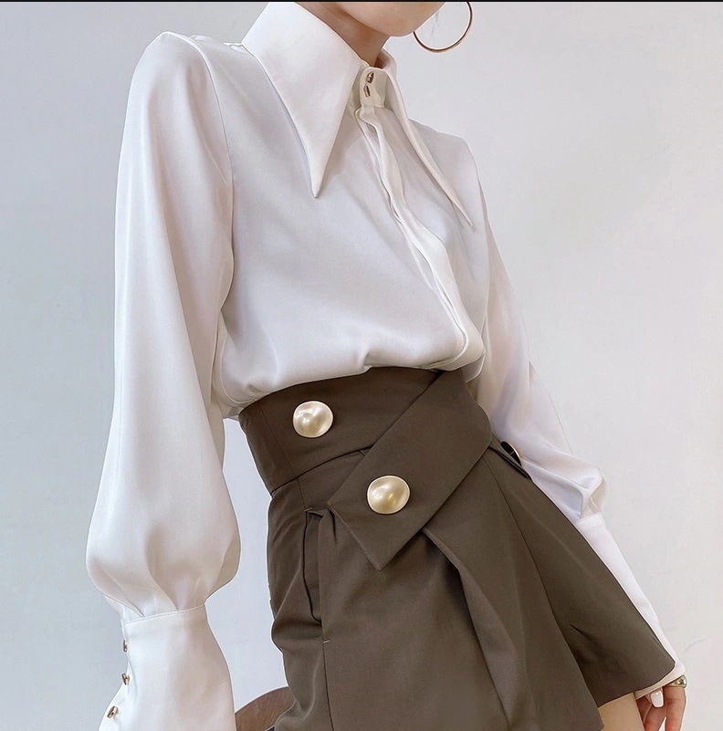 シアーシャツ 春新作タートルネックホワイトシャツ高級感皺防止ノーアイロンドレープ感フレンチ若見え缎面さらさら柔らかいお肌に優しい快適レディースシャツ30%までに制限