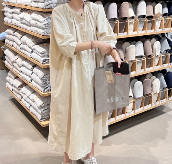 ワンピース ロング丈 袖あり 5分袖 ラウンドネック ドルマン 襟なし リネン 大人可愛い シンプル 上品 おしゃれ 大人女子 こなれ感 ラフ ルーズ とろみ感 抜け感 無地 マタニティ 女の子 通勤