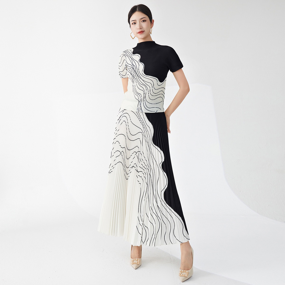 おしゃれな高級スーツレディース高級2点セット2024半袖tシャツスカート一式セット