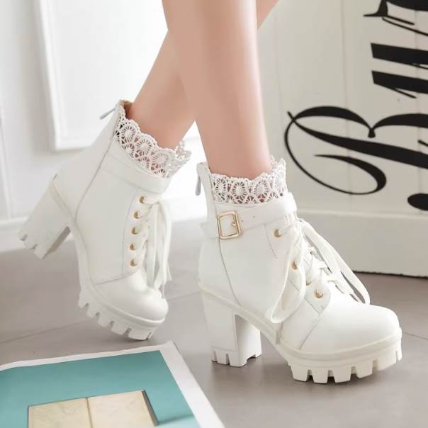 ブーツ 靴 シューズ 厚底 レースアップ バックジップ ごつめ 脚長 レザー バックル レディース かわいい 大人可愛い きれいめ 上品 こなれ感 シンプル カジュアル 主役級 存在感 個性的 ガーリ 4,941円