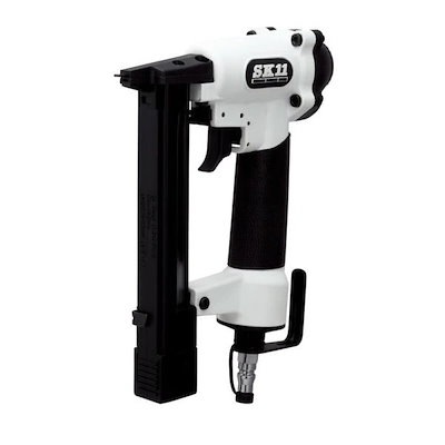 他サイト： used SK11 エスケー11 軽量型エアタッカー SA-T425L-X1 白/ホワイト 本体のみ ステープル 10~25mm 藤原産業 109775の商品画像