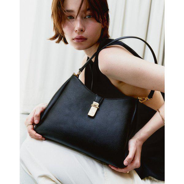 [26SS] [注文殺到][CLA] ブラック牛革チェック飾りポイントショルダーバッグ M DCBA6E163BK