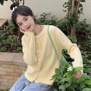 婦人服の黄色のセーターの外套の早い春2023新モデル韓系の乳は甘いchicシックなニットのカーディガン上着