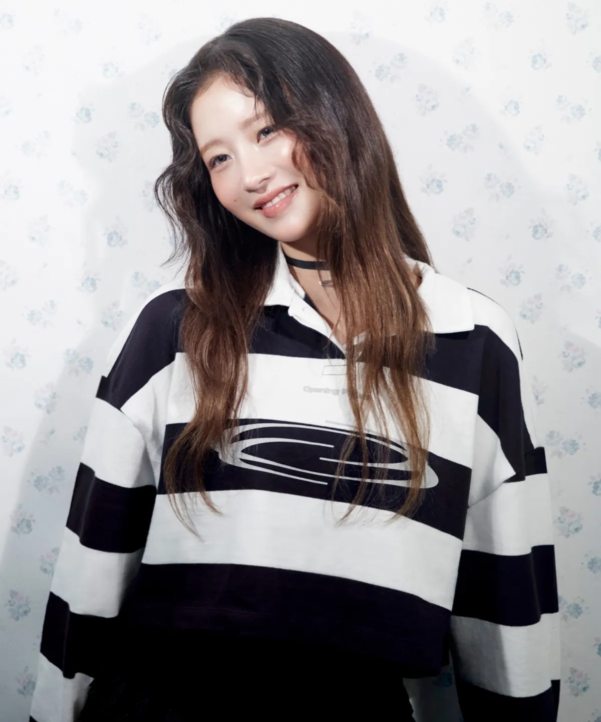 [IVE REI モデル着用] W Identity Stripe Collar T Shirt 3Color 韓国の人気ファッションブランド