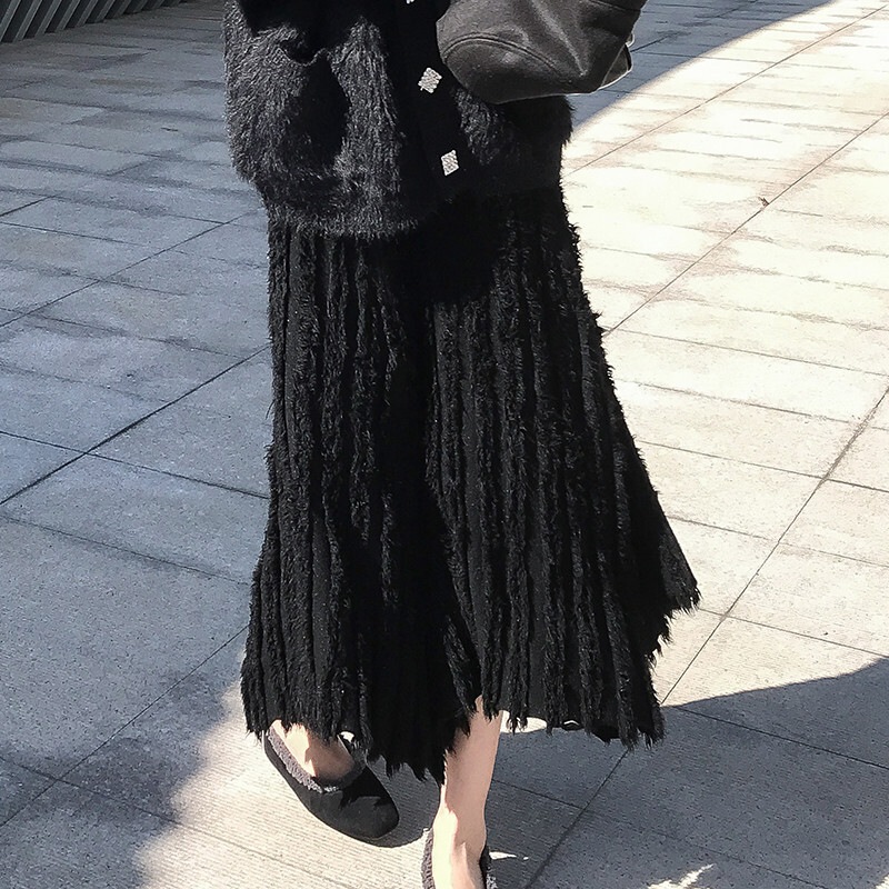 ボトムス スカート ロングスカート ニットスカート フレアスカート ロング丈 アシンメトリー かわいい 大人可愛い きれいめ シンプル 上品 おしゃれ かっこいい カジュアル レトロ こなれ感 個性的