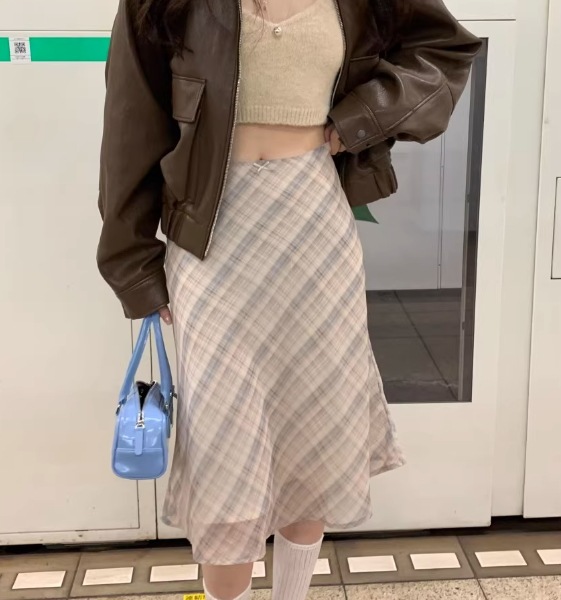 レディース スカート ボトムス カラースカート ショートスカート フレアスカート 膝丈 7分丈 ハーフ スリム ストレート Aライン スマート フィッシュテール フェミニン ハイウエスト 透け感