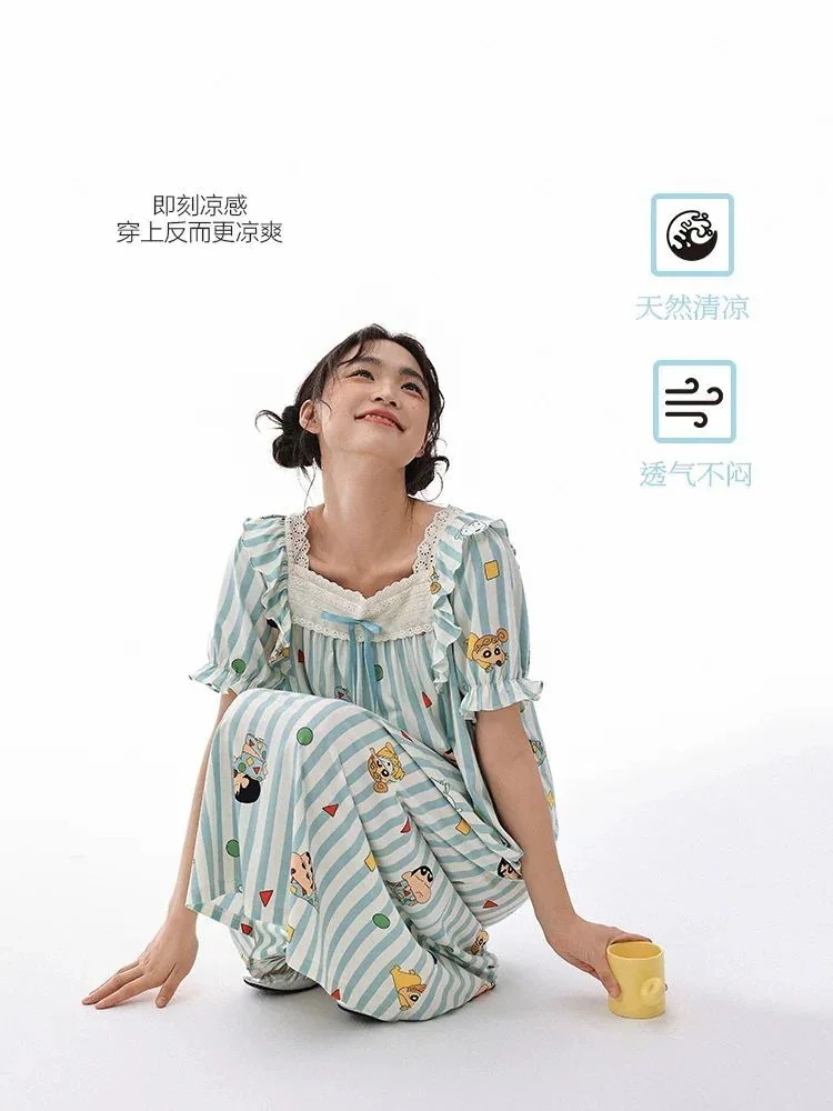 送料無料！キス猫クレヨンしんちゃん半袖のパジャマスカート