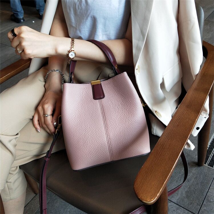 本革牛革バッグ レディース 40代 30代 50代 手提げオシャレ レディースバッグ 通勤かばん