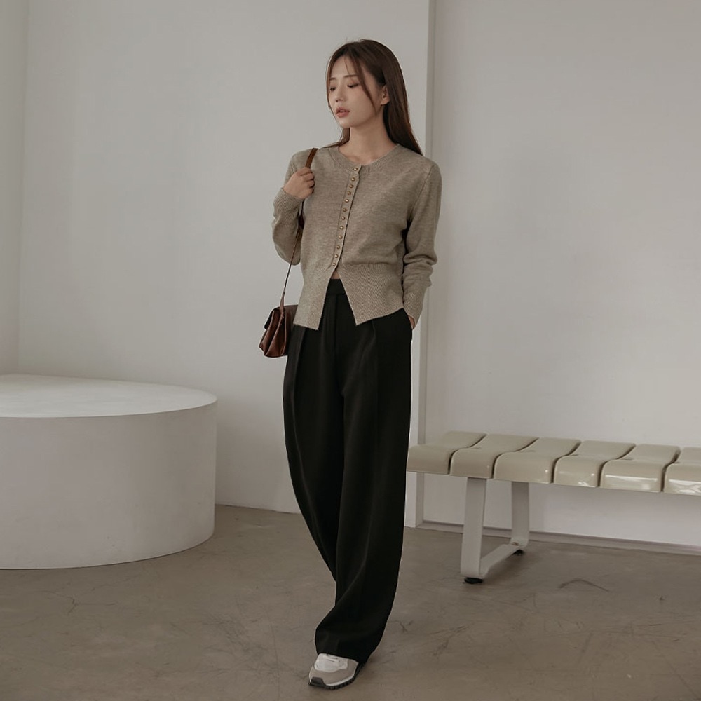 ゴールド丸ボタンスリットカーディガン